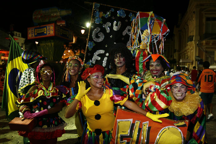 http://www.braziltravelbuddy.com/images/Salvador_Bahia/festival/SalvadorCarnival-3l.jpg