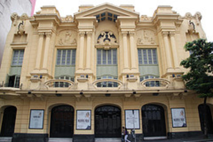 Abril Theater
